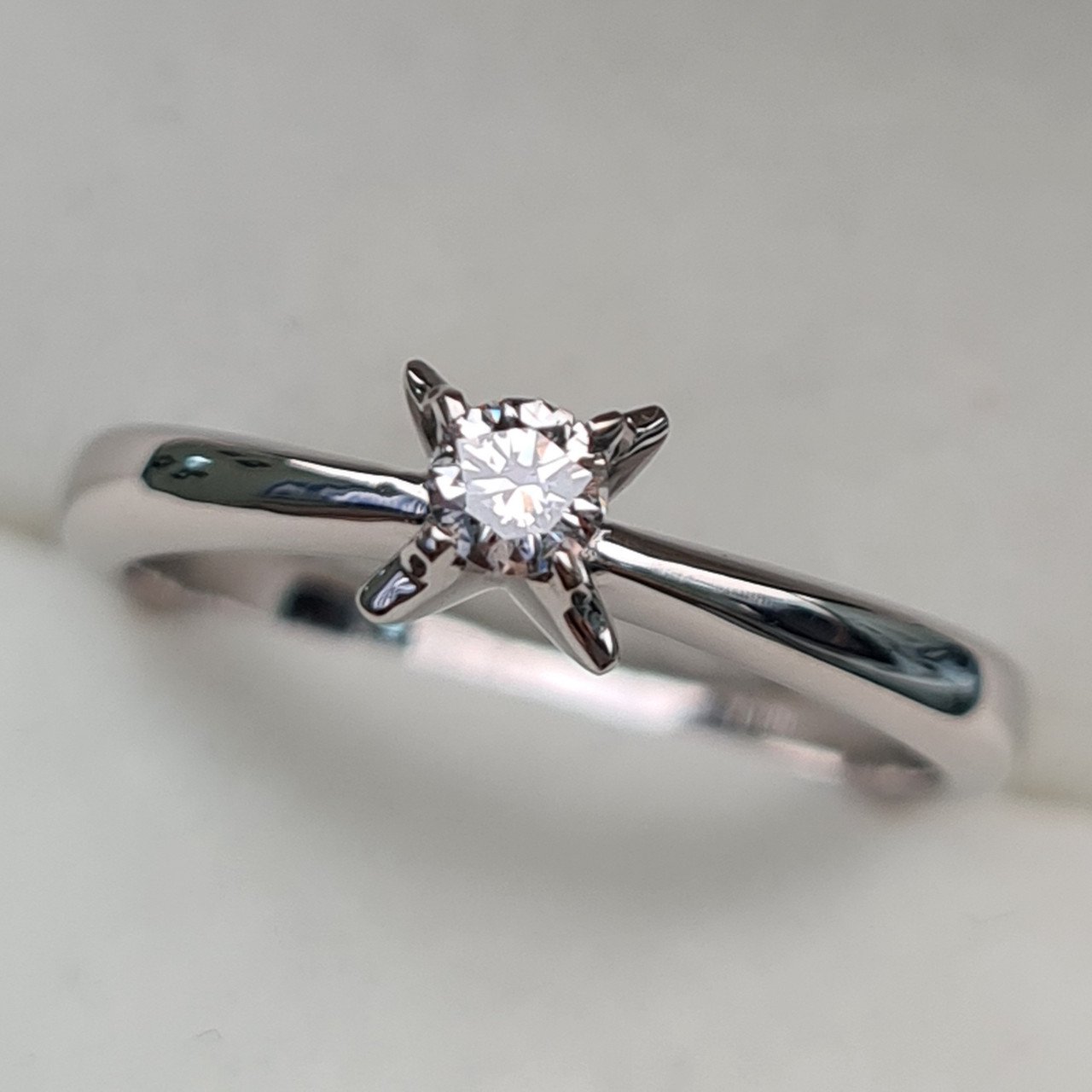 Кольцо Deimantas 94449797 16,5р 2,72гр 0,11ct. купить,NaN