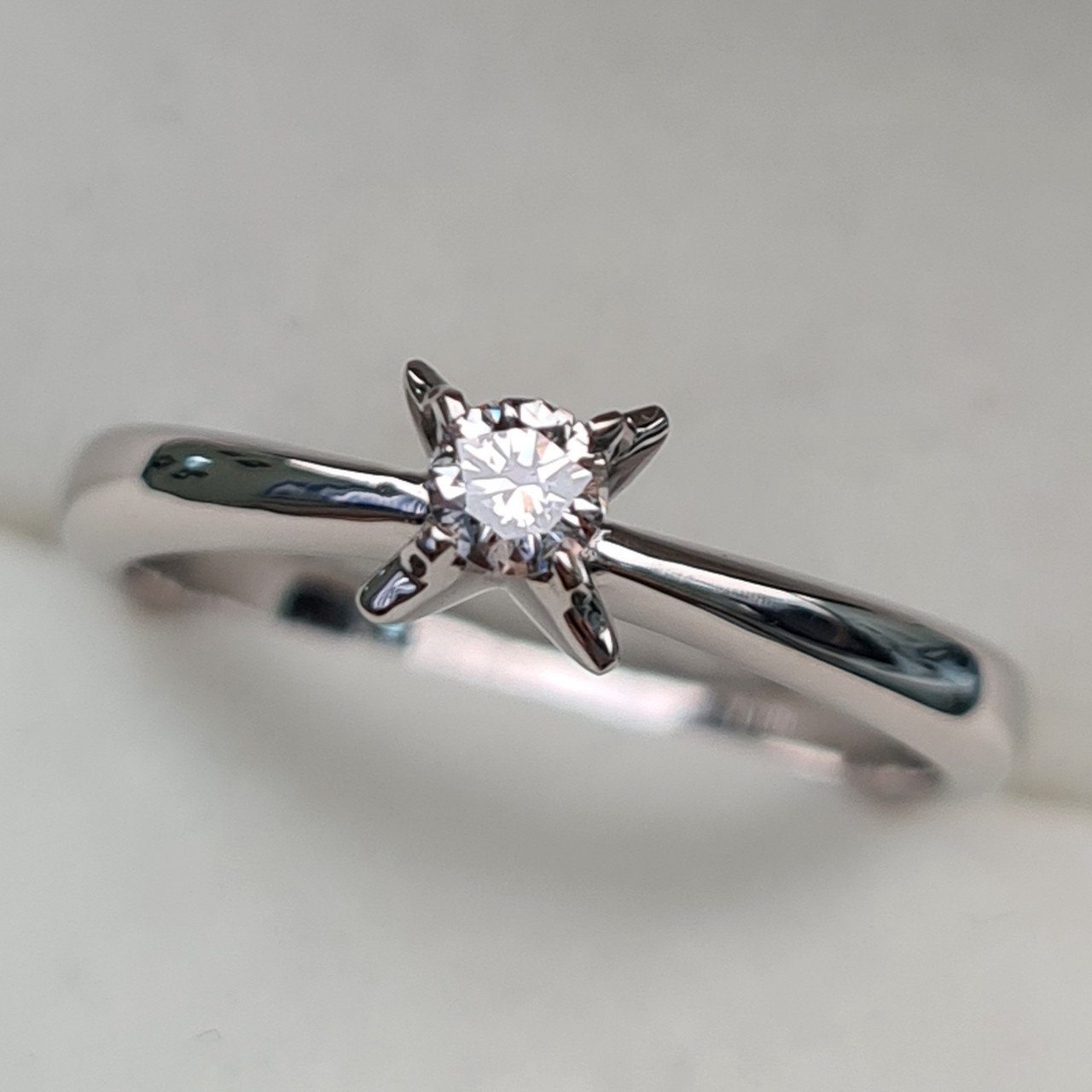 Кольцо Deimantas 94449797 16,5р 2,72гр 0,11ct. купить,NaN