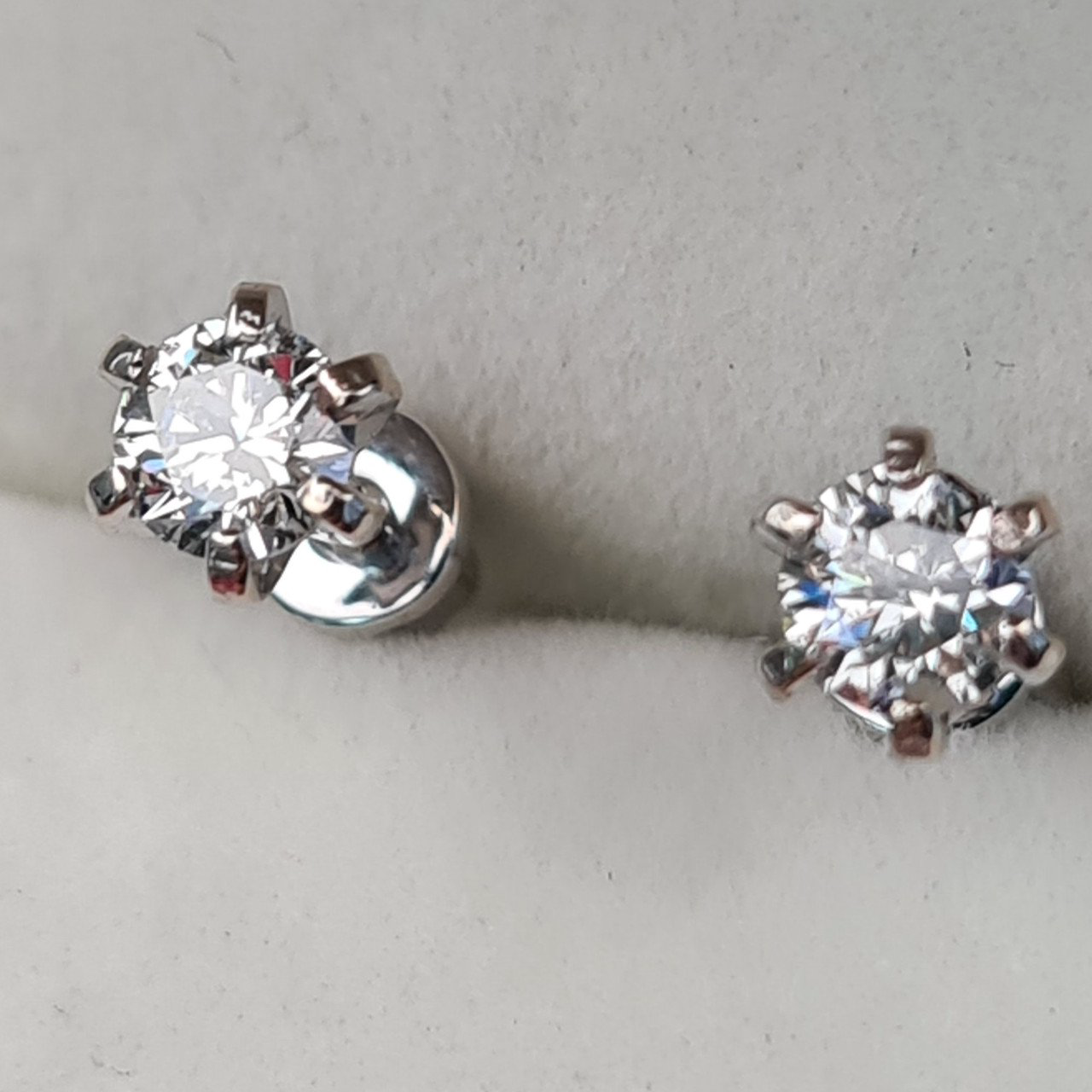 Серьги Deimantas 0,93гр 0,30ct. купить,NaN