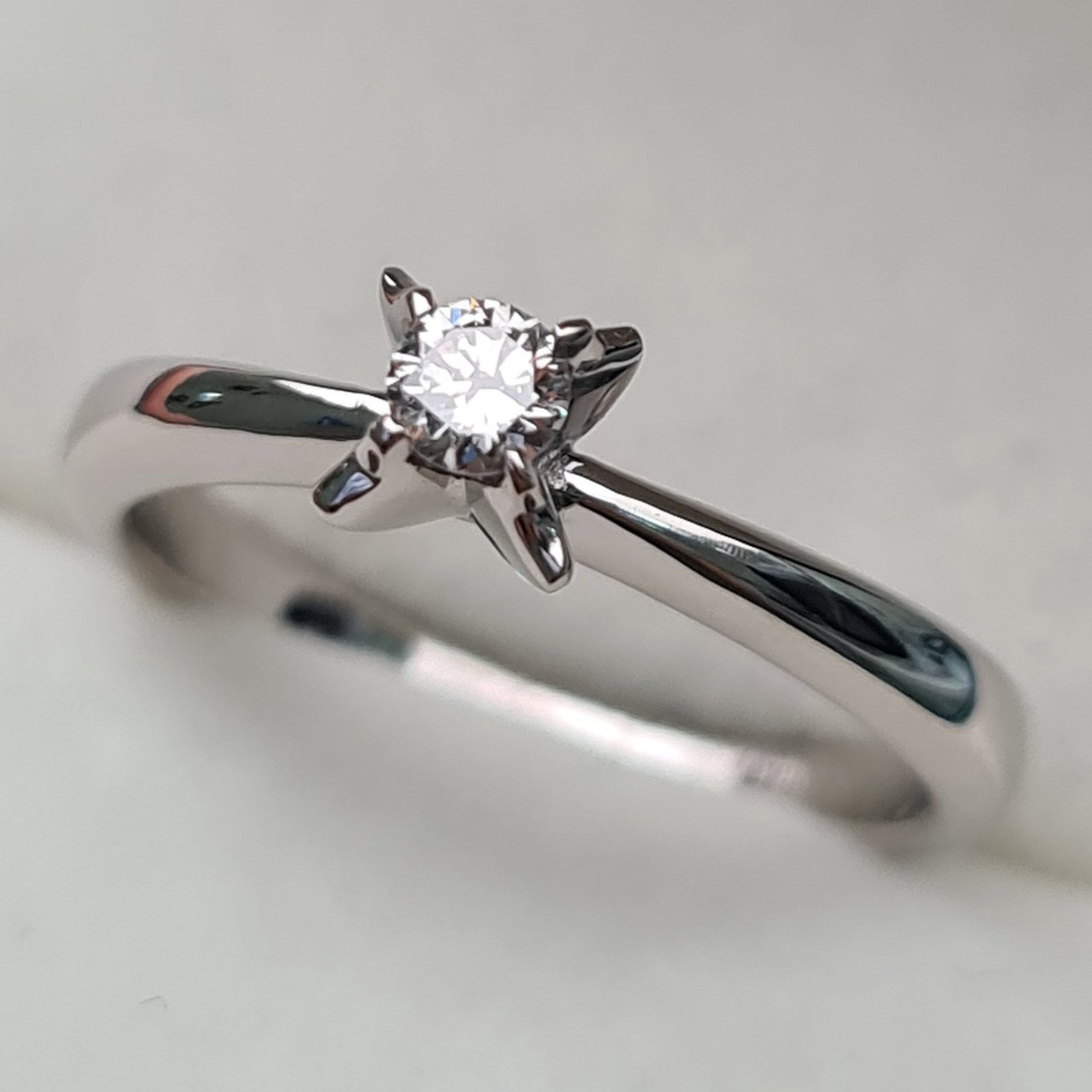 Кольцо Deimantas 94449797 16,5р 2,72гр 0,11ct. купить,NaN