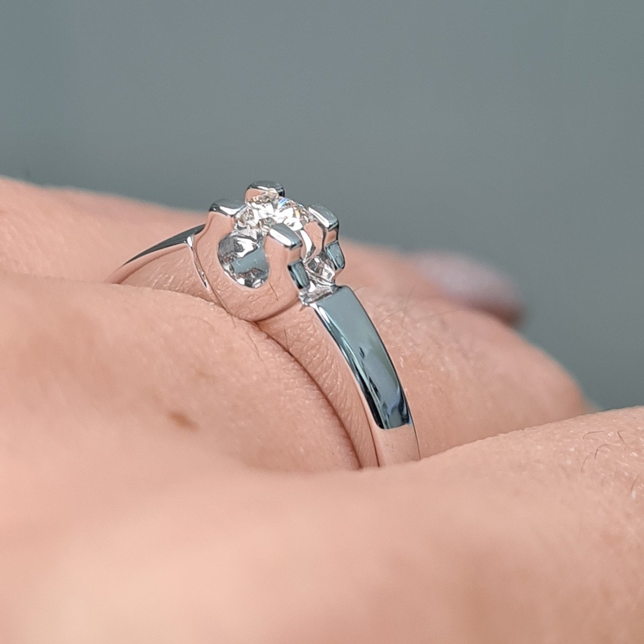 Кольцо Deimantas 94449802 17,5р 2,72гр 0,10ct. купить,NaN