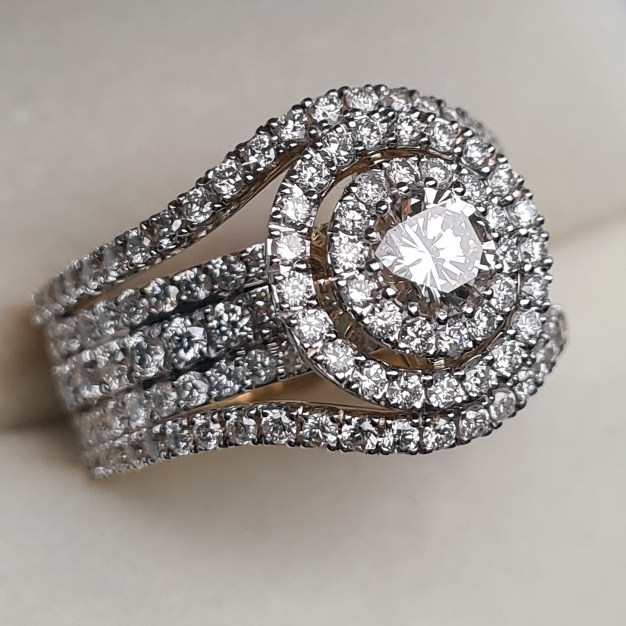 Кольцо Deimantas 96144757 16,5р 8,87гр 2,85ct. купить,NaN
