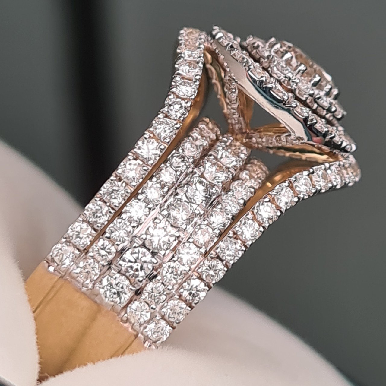 Кольцо Deimantas 96144757 16,5р 8,87гр 2,85ct. купить,NaN