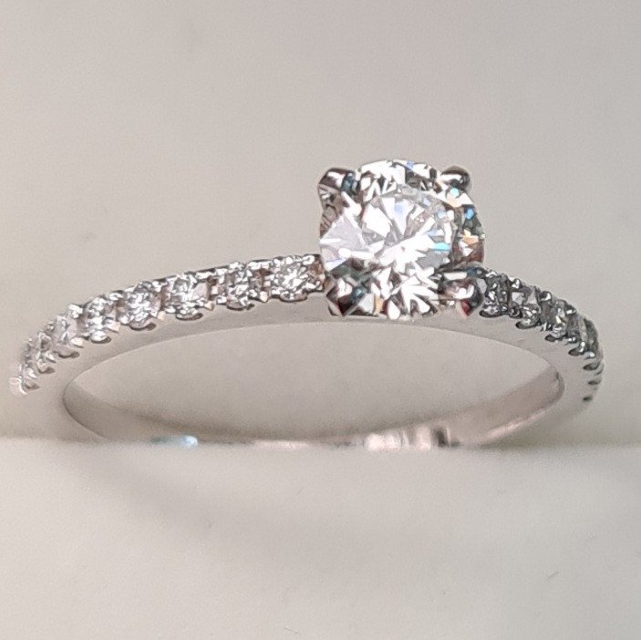 Кольцо Deimantas 83973374 16,51р 1,88гр 0,70ct. купить,NaN