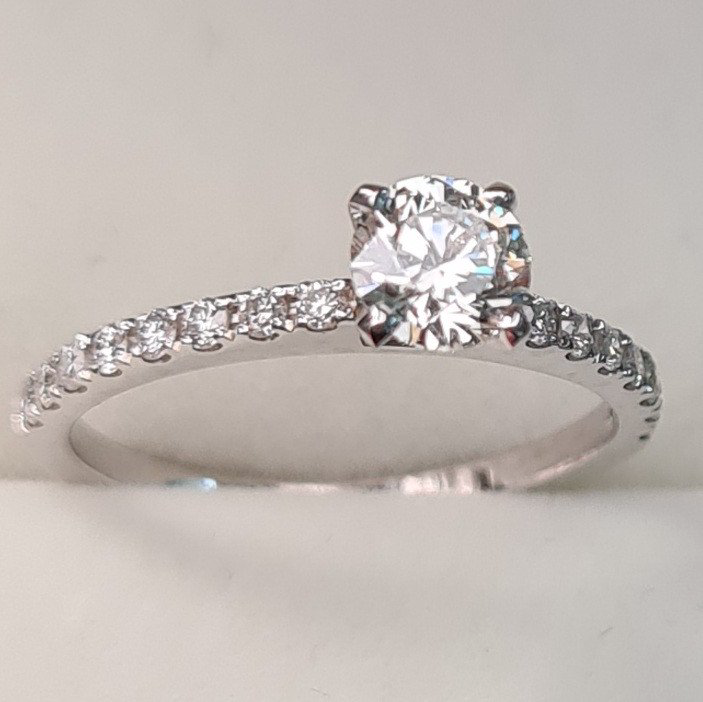 Кольцо Deimantas 83973374 16,51р 1,88гр 0,70ct. купить,NaN