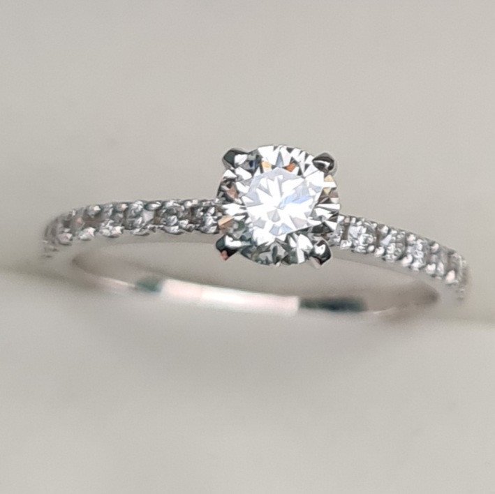 Кольцо Deimantas 83973374 16,51р 1,88гр 0,70ct. купить,NaN