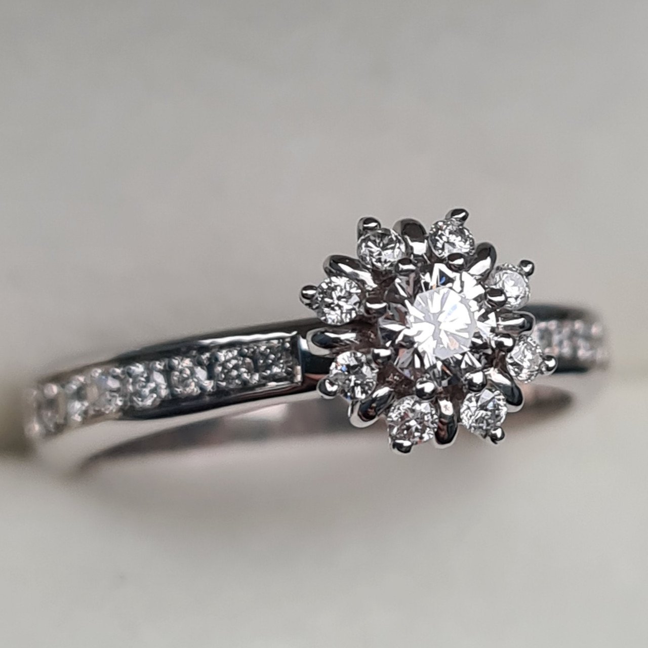 Кольцо Deimantas 96144950 16р 2,97гр 0,41ct. купить,NaN