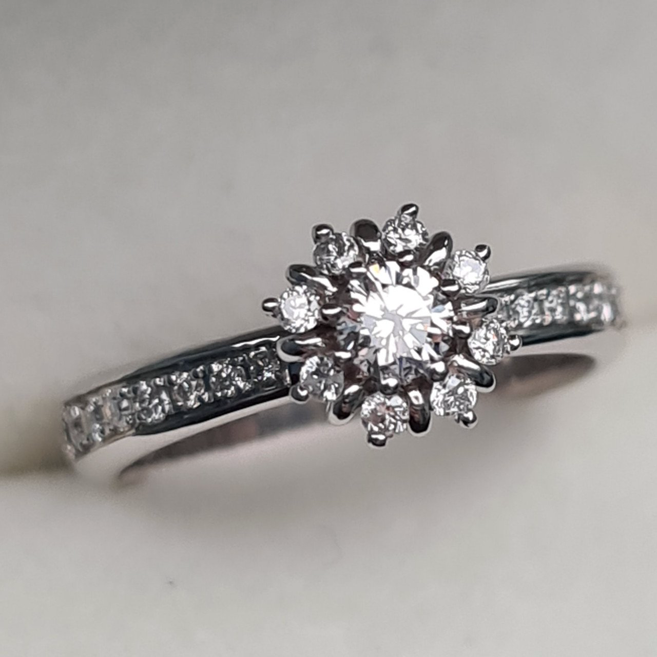Кольцо Deimantas 96144950 16р 2,97гр 0,41ct. купить,NaN