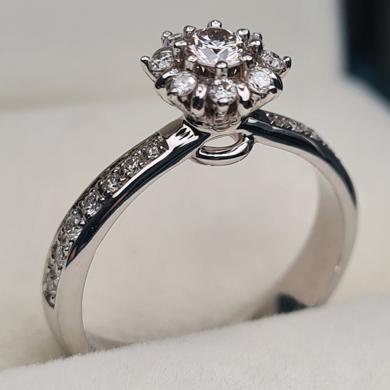 Кольцо Deimantas 96144950 16р 2,97гр 0,41ct. купить,NaN