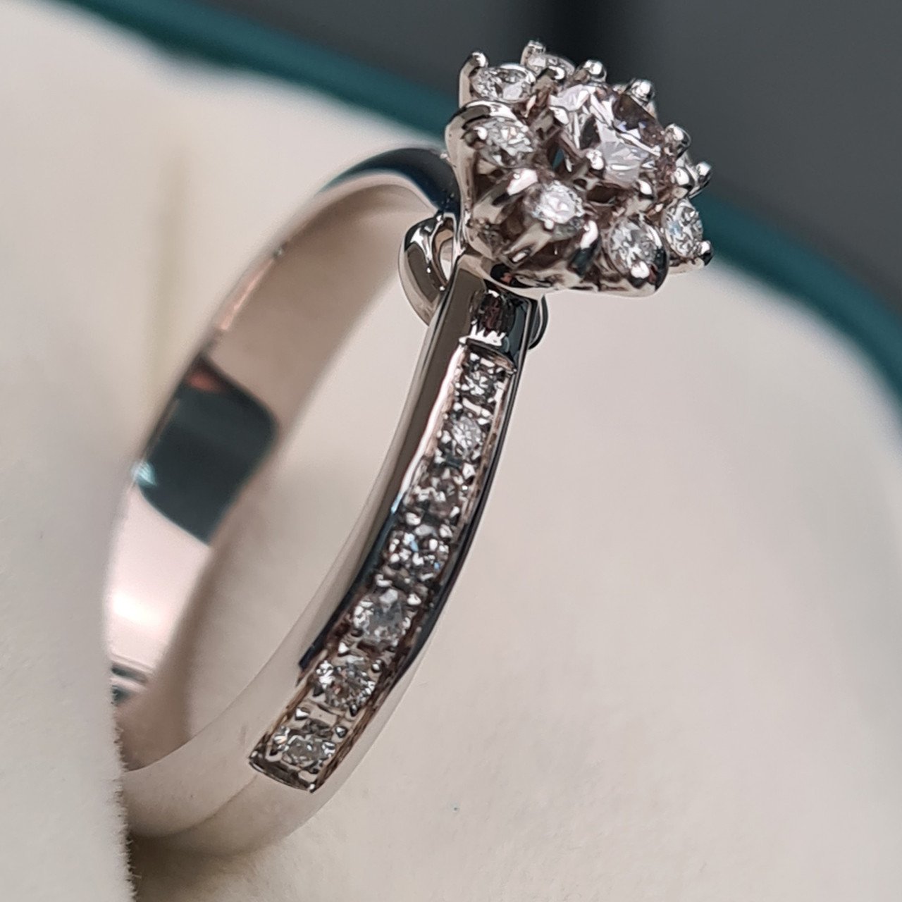 Кольцо Deimantas 96144950 16р 2,97гр 0,41ct. купить,NaN