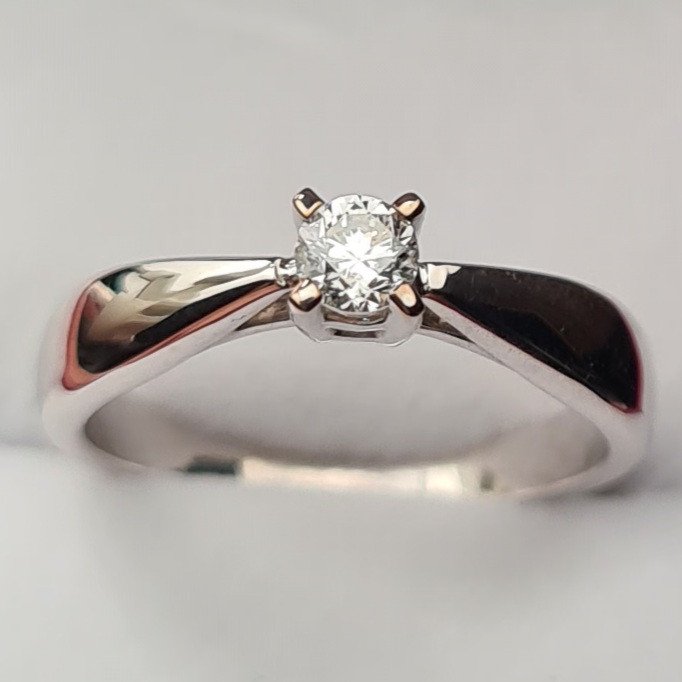 Кольцо Deimantas 84537251 16,5р 3,3гр 0,16ct. купить,NaN