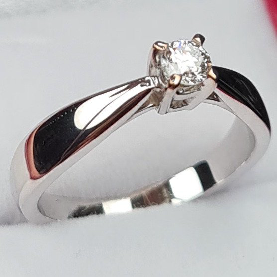 Кольцо Deimantas 84537245 16,5р 3,14гр 0,15ct. купить,NaN