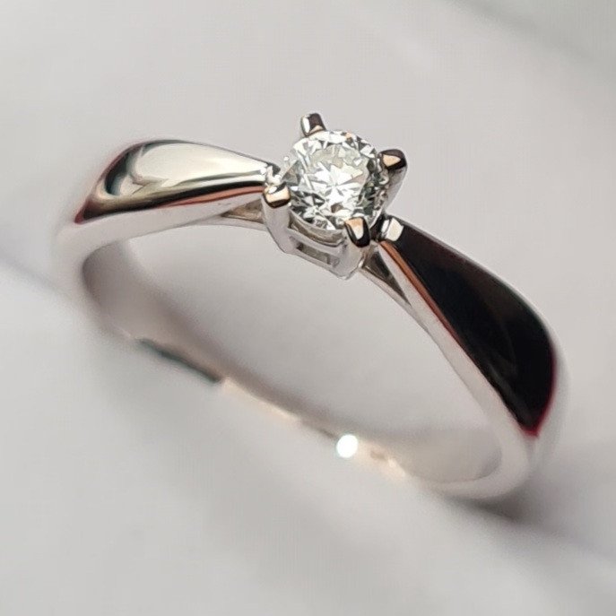 Кольцо Deimantas 84537251 16,5р 3,3гр 0,16ct. купить,NaN