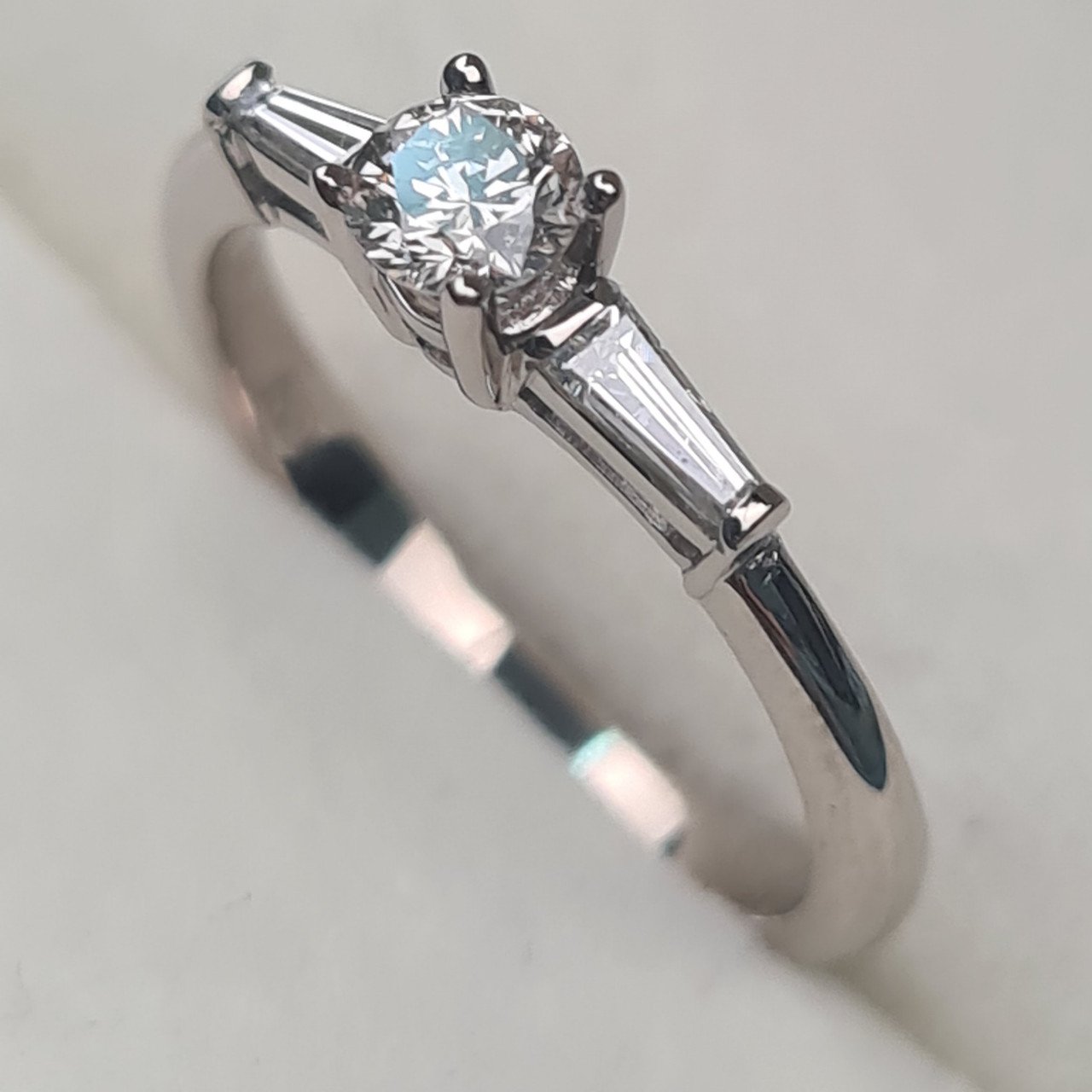 Кольцо Deimantas 96270092 16,51р 2,24гр 0,38ct. купить,NaN