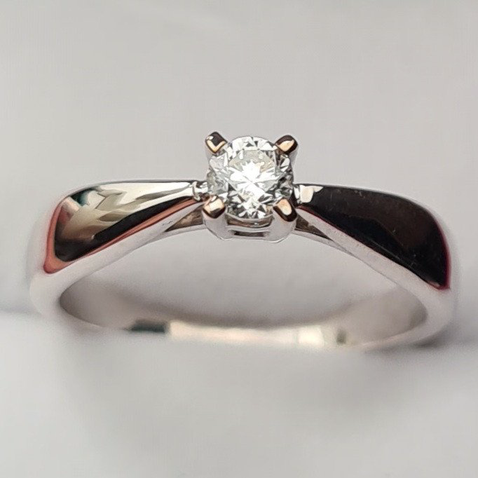 Кольцо Deimantas 84537263 16,5р 2,83гр 0,17ct. купить,NaN