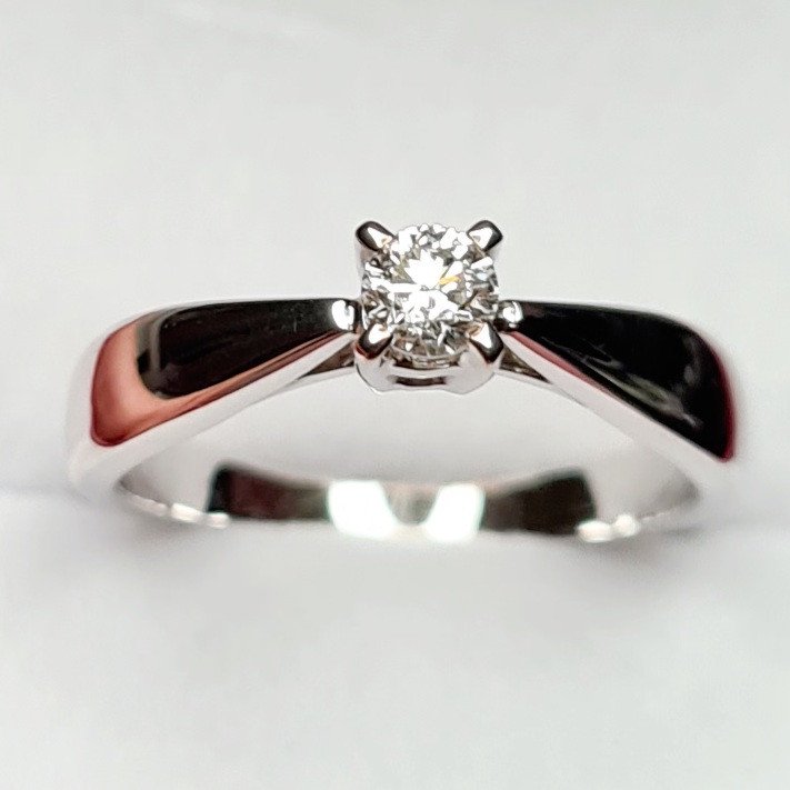 Кольцо Deimantas 84537263 16,5р 2,83гр 0,17ct. купить,NaN