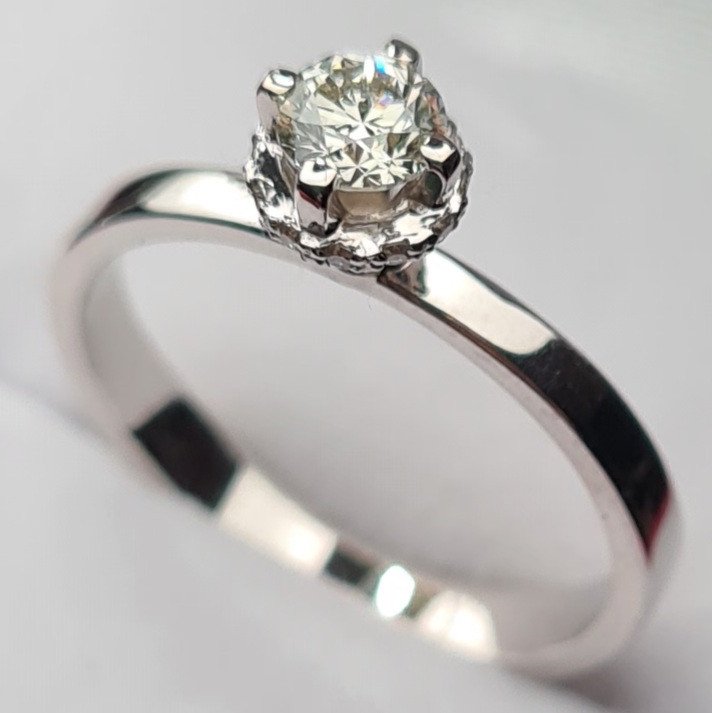 Кольцо Deimantas 84553736 16,51р 2,53гр 0,31ct. купить,NaN