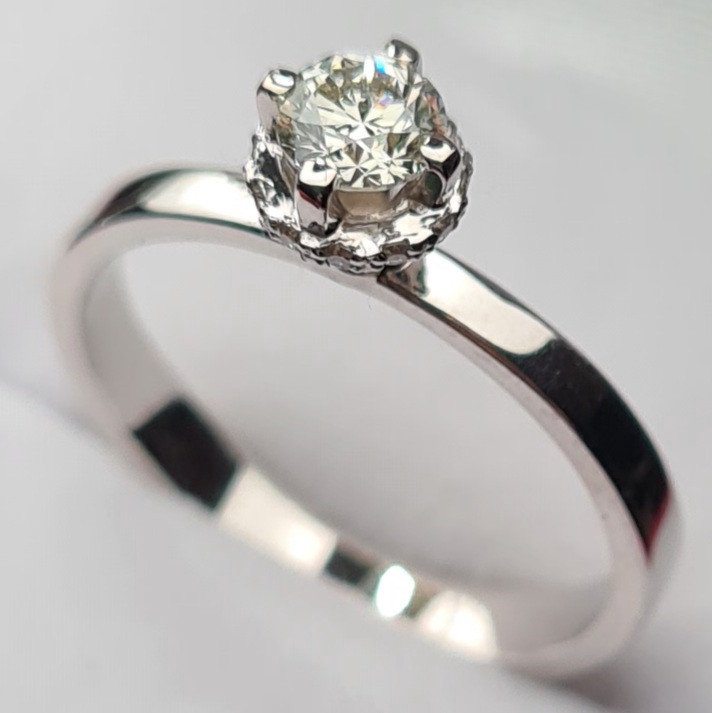 Кольцо Deimantas 84553736 16,51р 2,53гр 0,31ct. купить,NaN