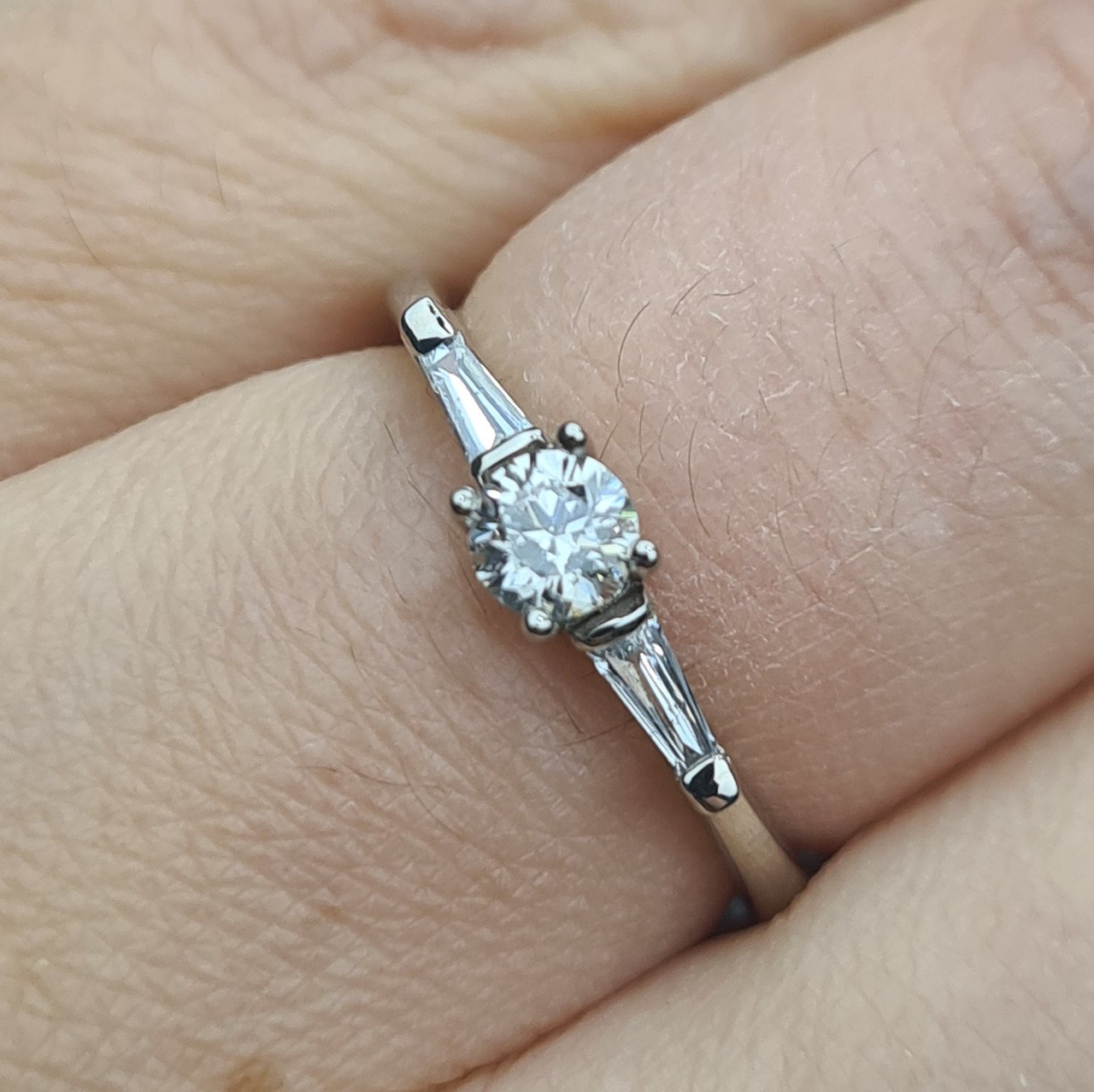 Кольцо Deimantas 96270092 16,51р 2,24гр 0,38ct. купить,NaN