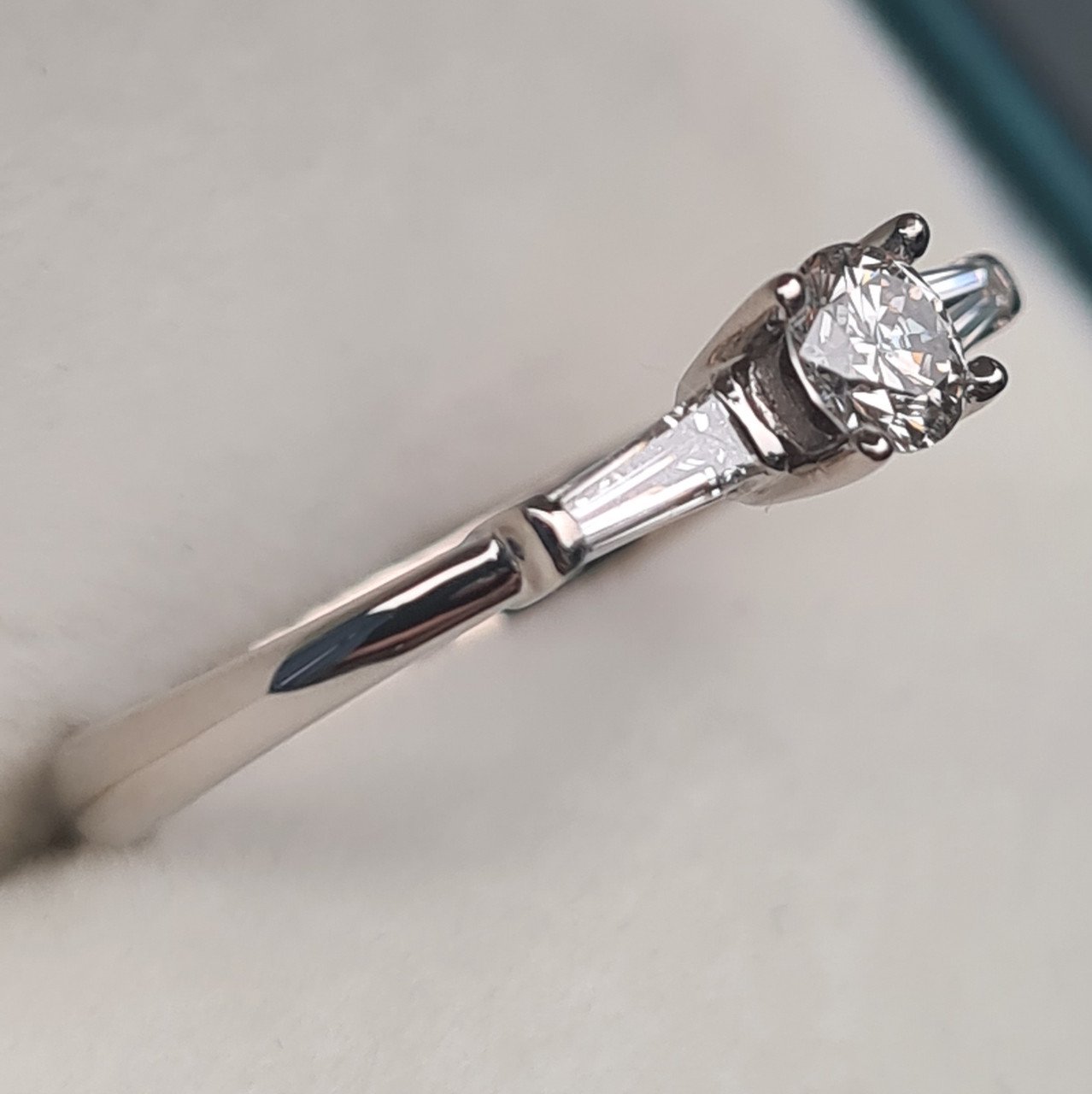Кольцо Deimantas 96270092 16,51р 2,24гр 0,38ct. купить,NaN