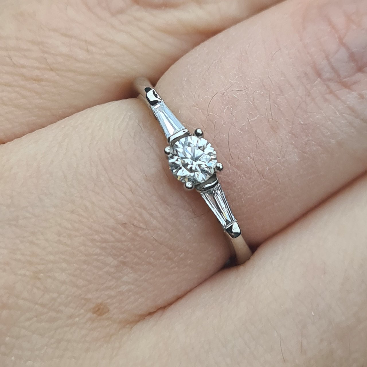 Кольцо Deimantas 96270092 16,51р 2,24гр 0,38ct. купить,NaN