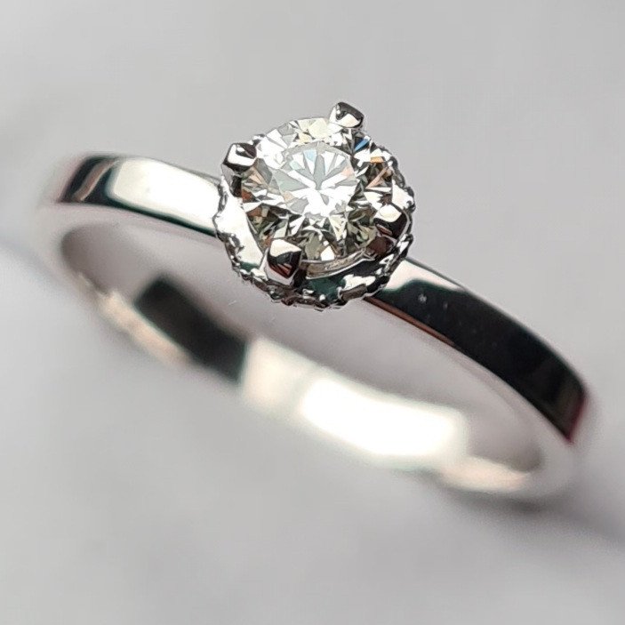 Кольцо Deimantas 84553736 16,51р 2,53гр 0,31ct. купить,NaN