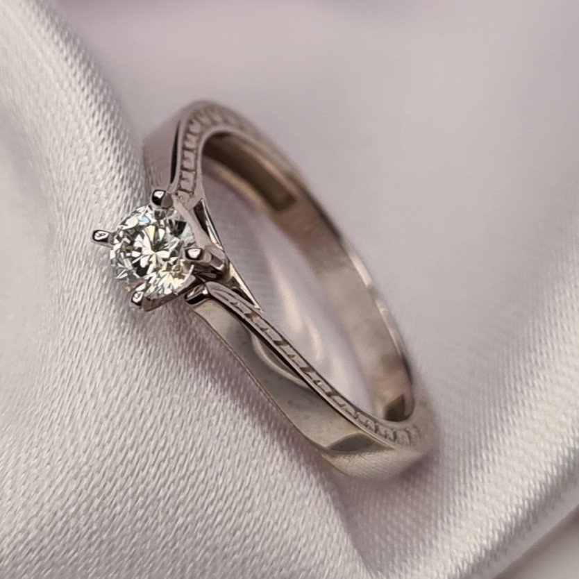 Кольцо Deimantas 84553824 16,51р 2,57гр 0,25ct. купить,NaN