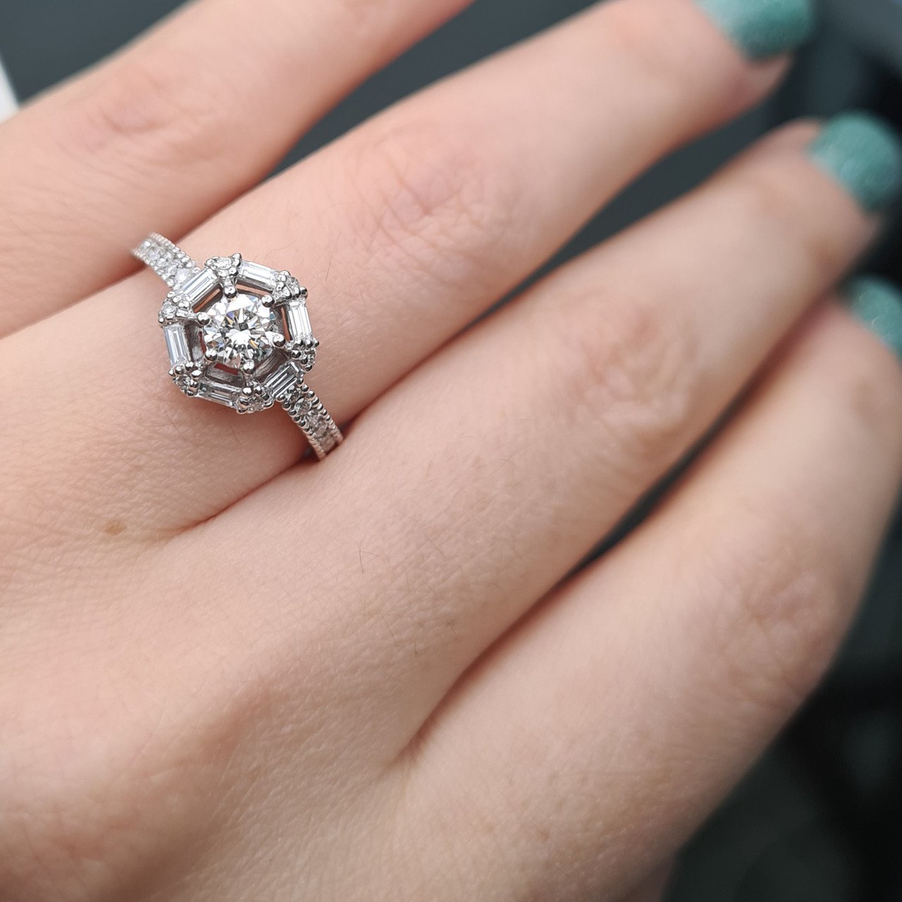Кольцо Deimantas 96292463 17,5р 3,31гр 0,94ct. купить,NaN