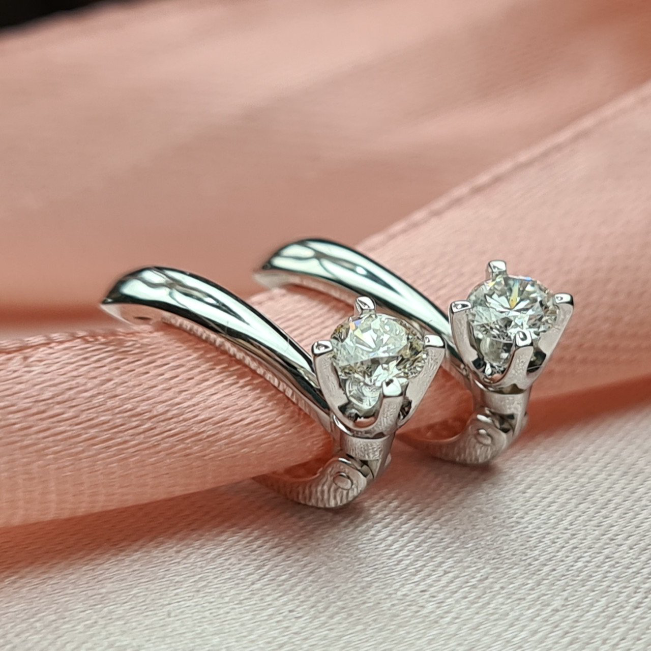 Серьги Deimantas 84555530 3,04гр 0,40ct. купить,NaN