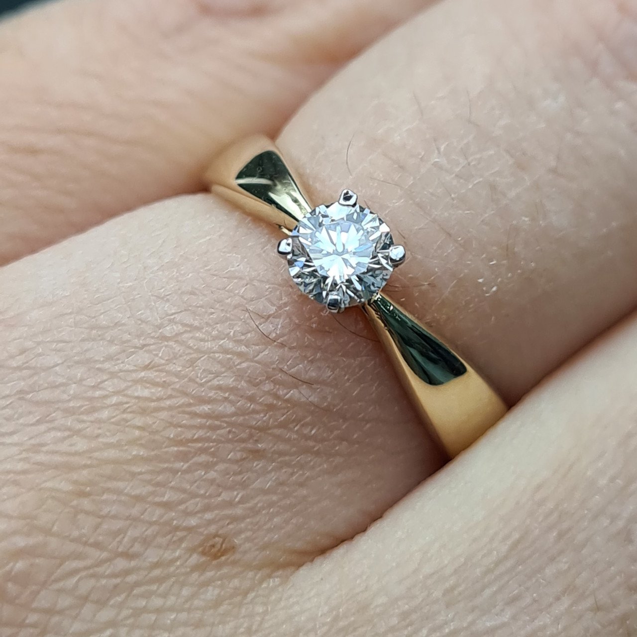 Кольцо Deimantas 94580409 16,5р 2,64гр 0,36ct. купить,NaN