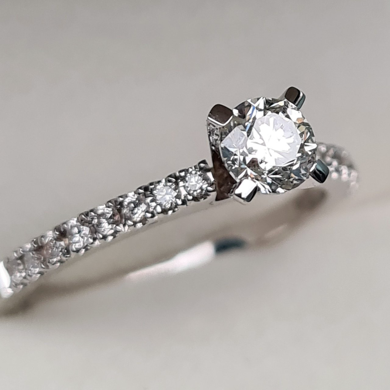 Кольцо Deimantas 96293194 16,5р 2,22гр 0,54ct. купить,NaN