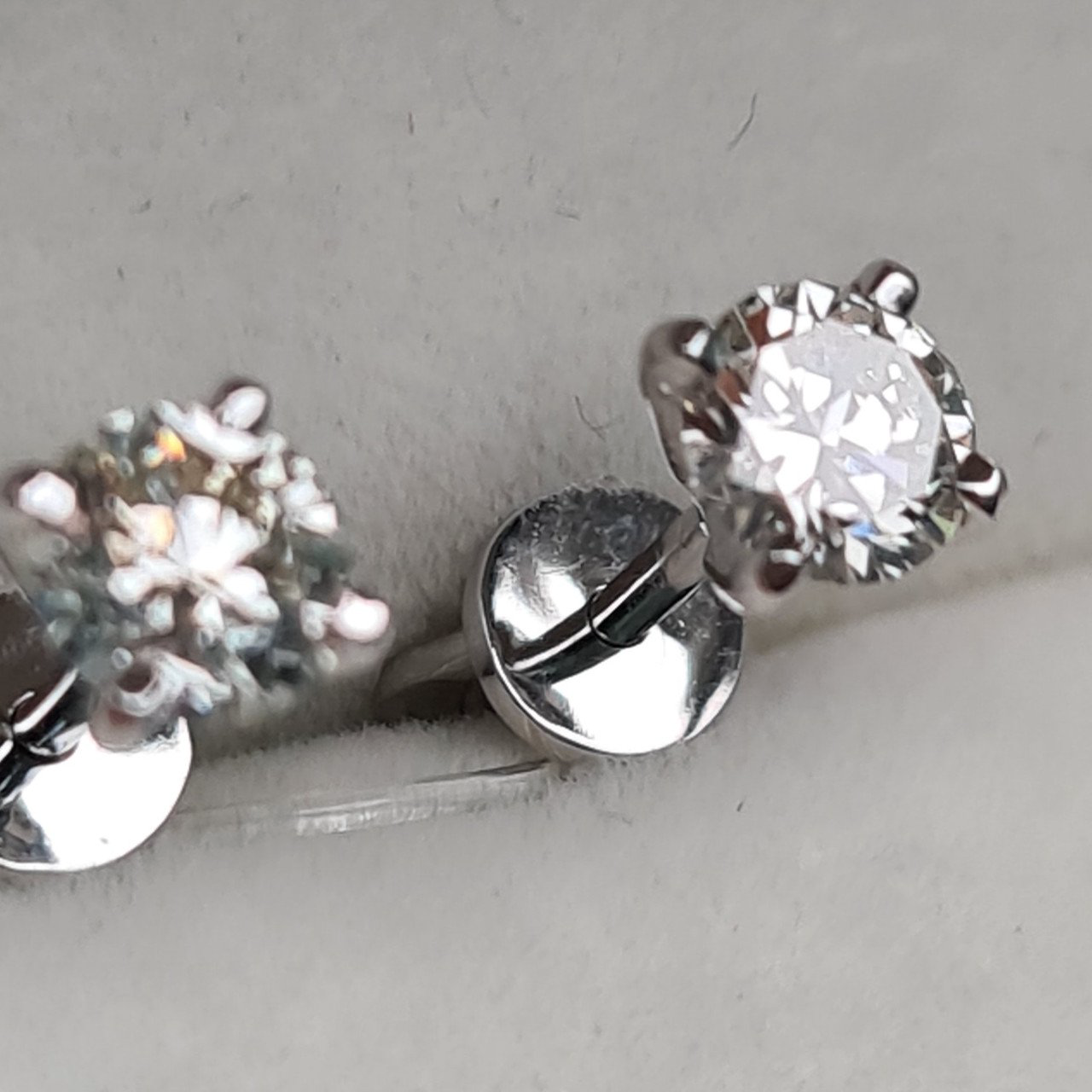 Серьги Deimantas 1,27гр 0,73ct. купить,NaN