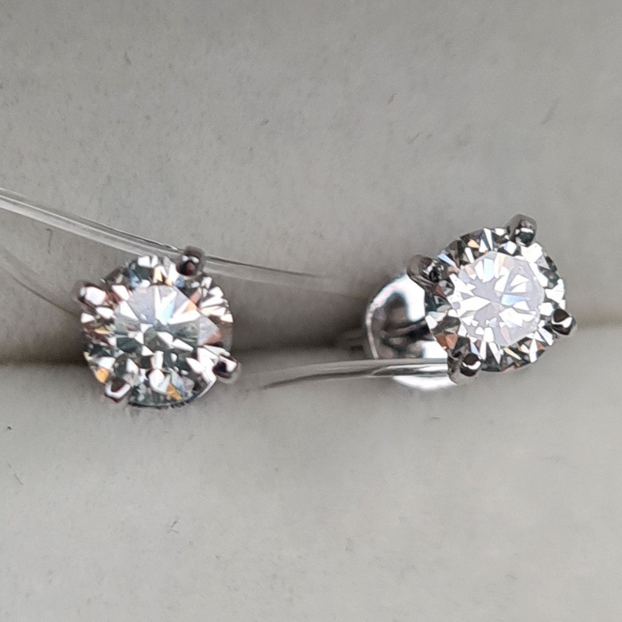 Серьги Deimantas 1,27гр 0,73ct. купить,NaN