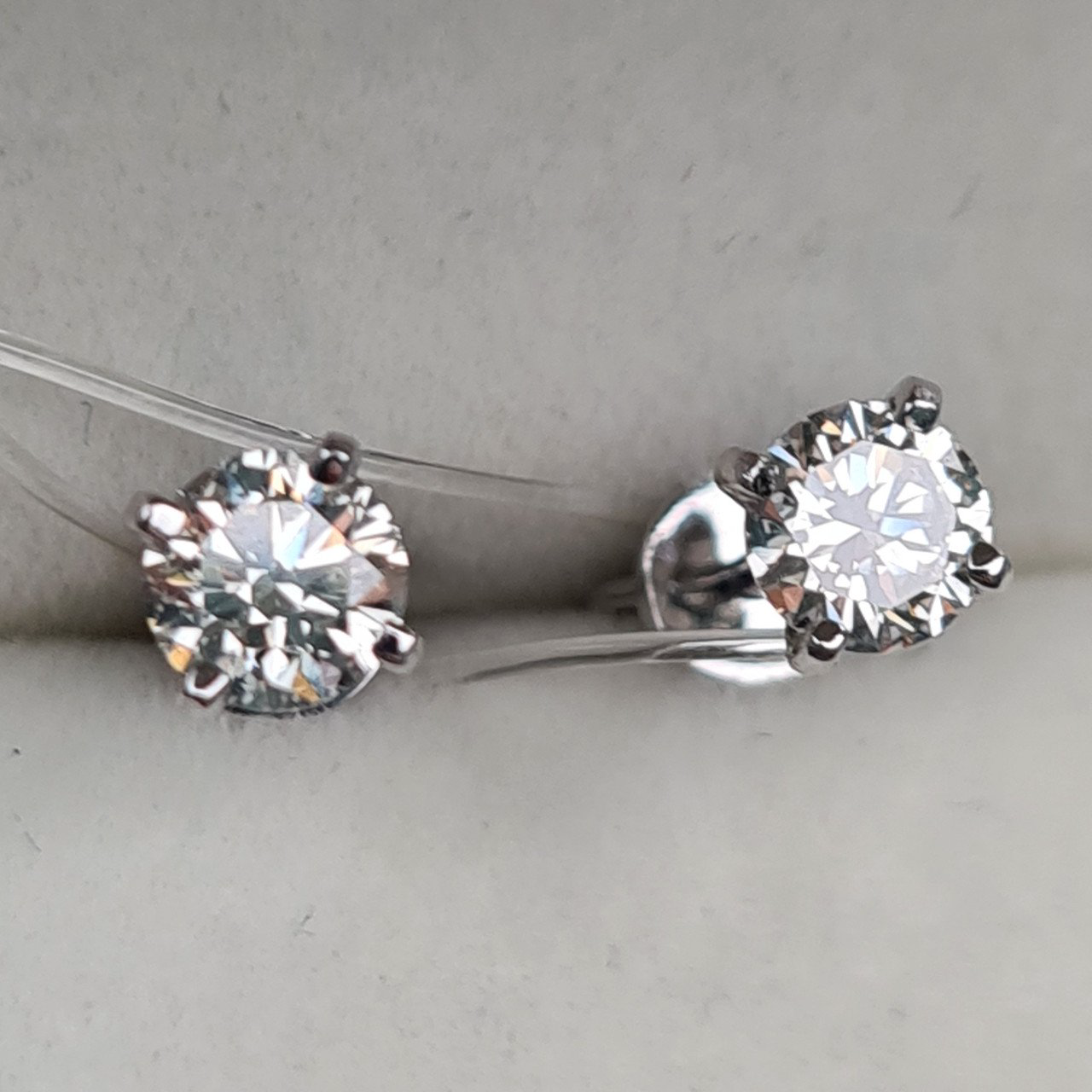 Серьги Deimantas 1,27гр 0,73ct. купить,NaN