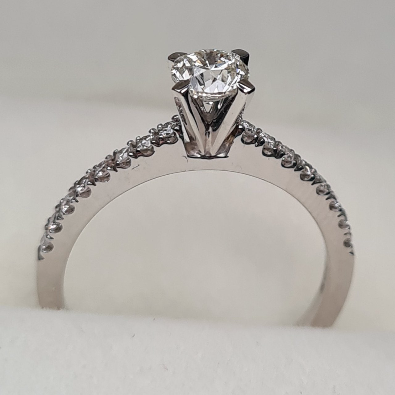 Кольцо Deimantas 96293198 17р 2,2гр 0,47ct. купить,NaN