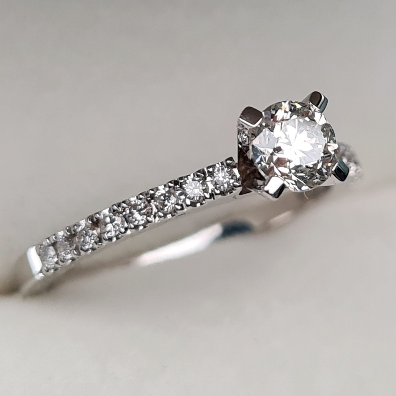 Кольцо Deimantas 96293198 17р 2,2гр 0,47ct. купить,NaN