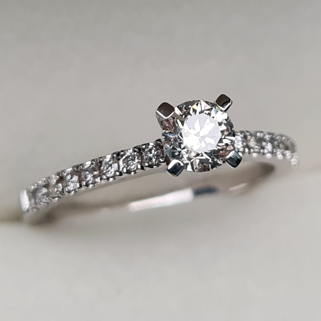 Кольцо Deimantas 96293201 16,5р 2,11гр 0,48ct. купить,NaN