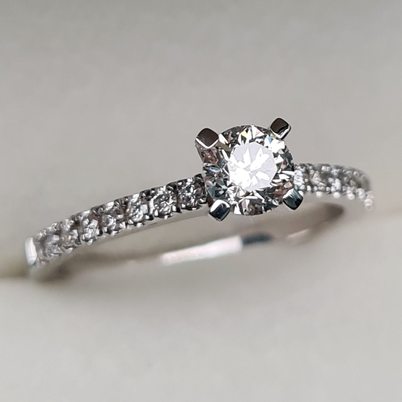 Кольцо Deimantas 96293201 16,5р 2,11гр 0,48ct. купить,NaN