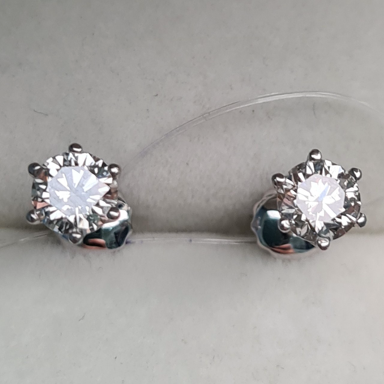 Серьги Deimantas 1,33гр 0,78ct. купить,NaN