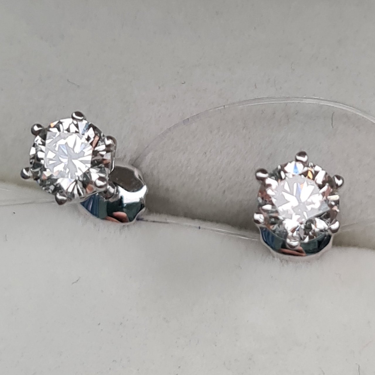 Серьги Deimantas 1,33гр 0,78ct. купить,NaN