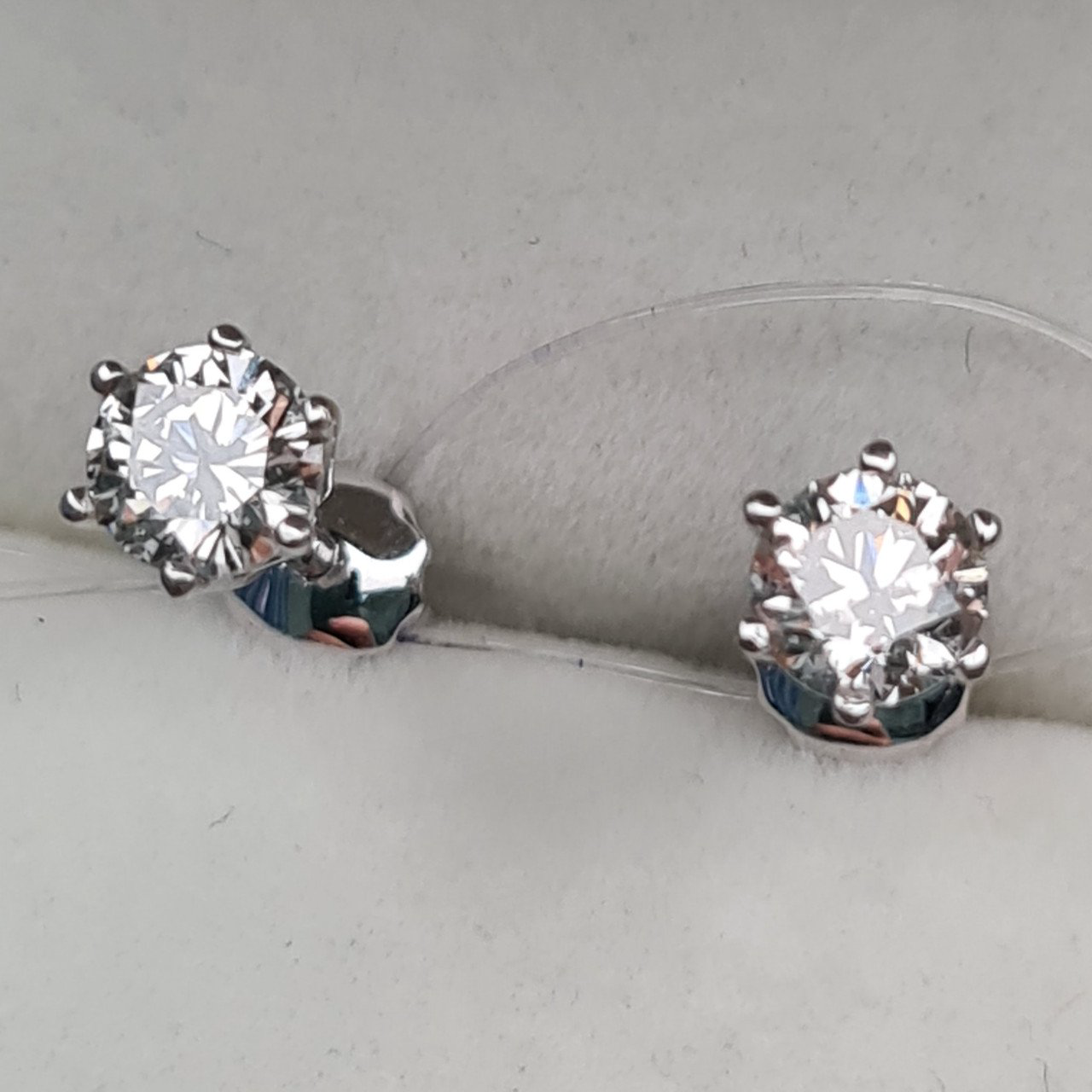 Серьги Deimantas 1,33гр 0,78ct. купить,NaN