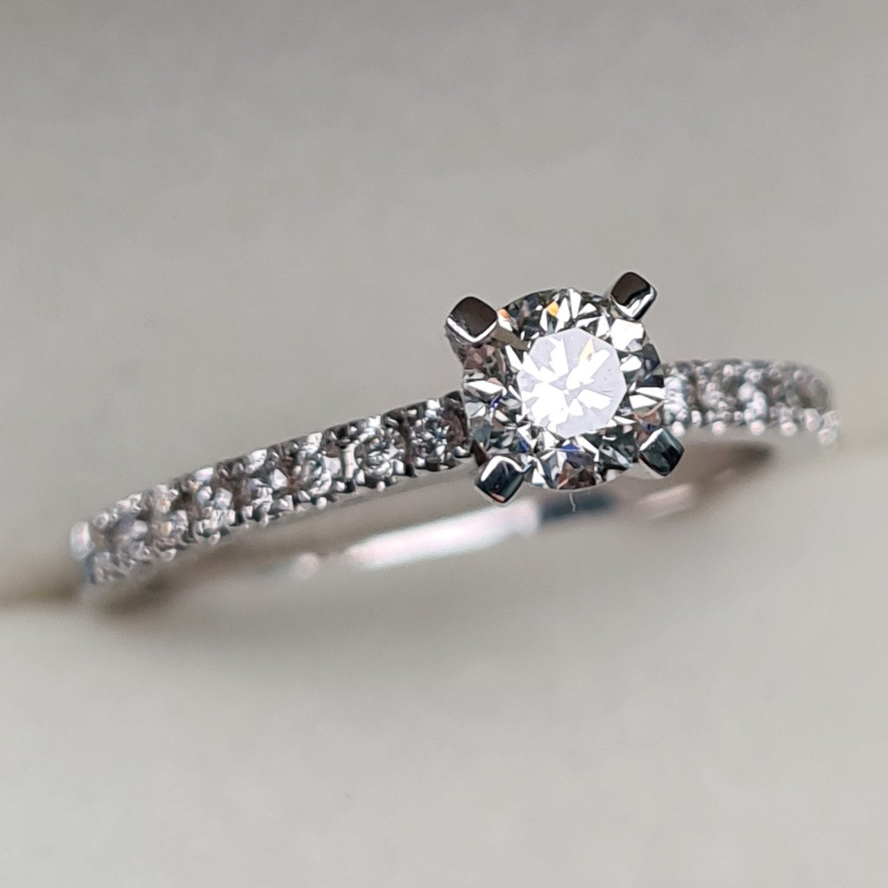 Кольцо Deimantas 96293200 16,5р 2,12гр 0,54ct. купить,NaN