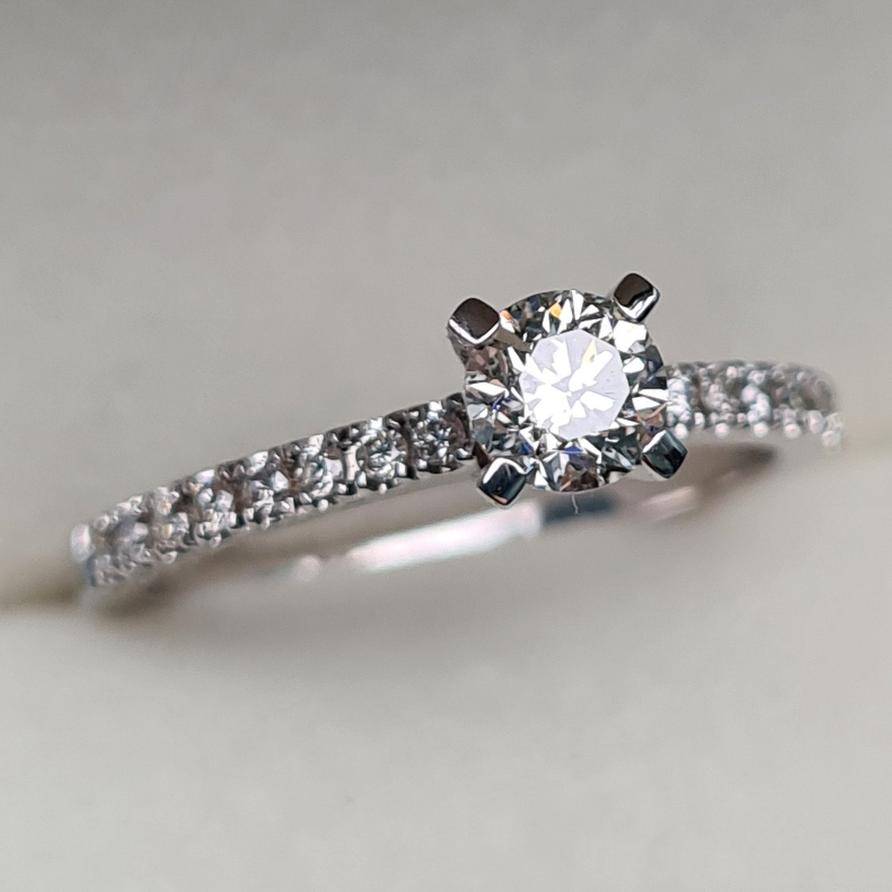 Кольцо Deimantas 96293200 16,5р 2,12гр 0,54ct. купить,NaN