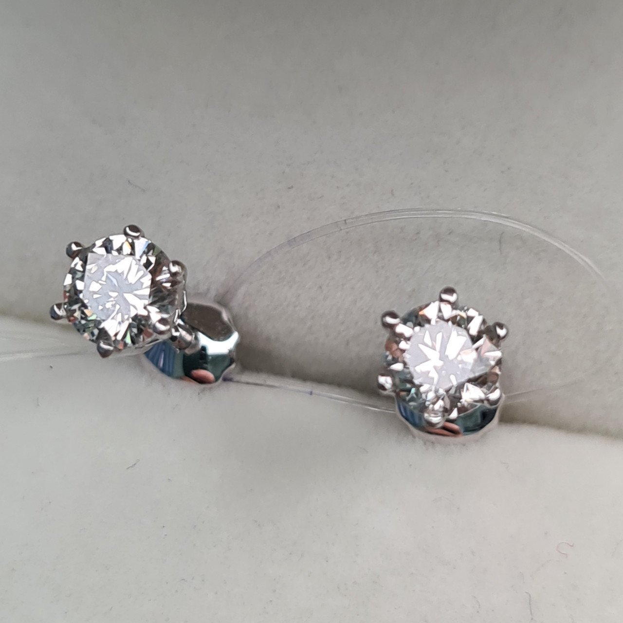 Серьги Deimantas 1,33гр 0,78ct. купить,NaN