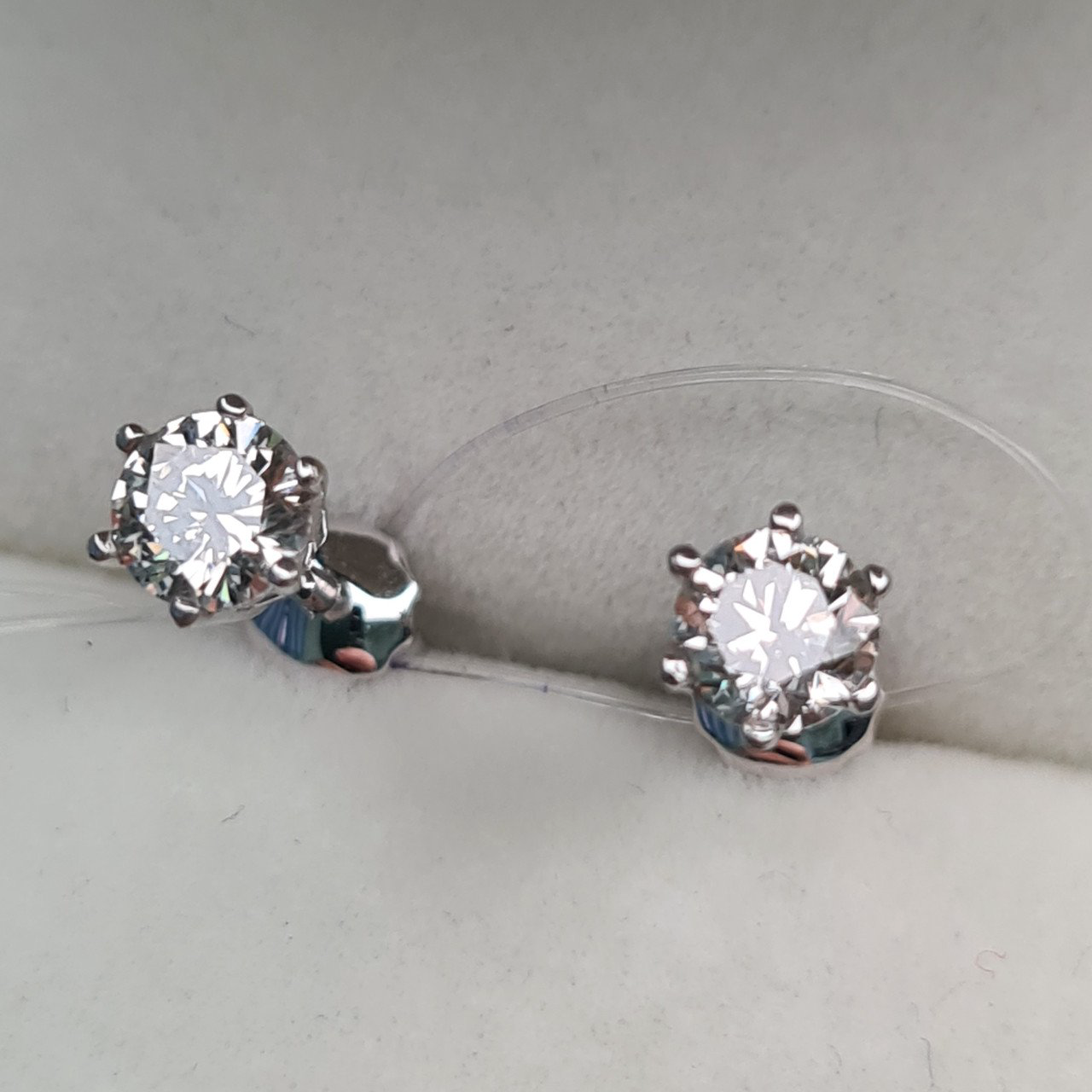 Серьги Deimantas 1,33гр 0,78ct. купить,NaN