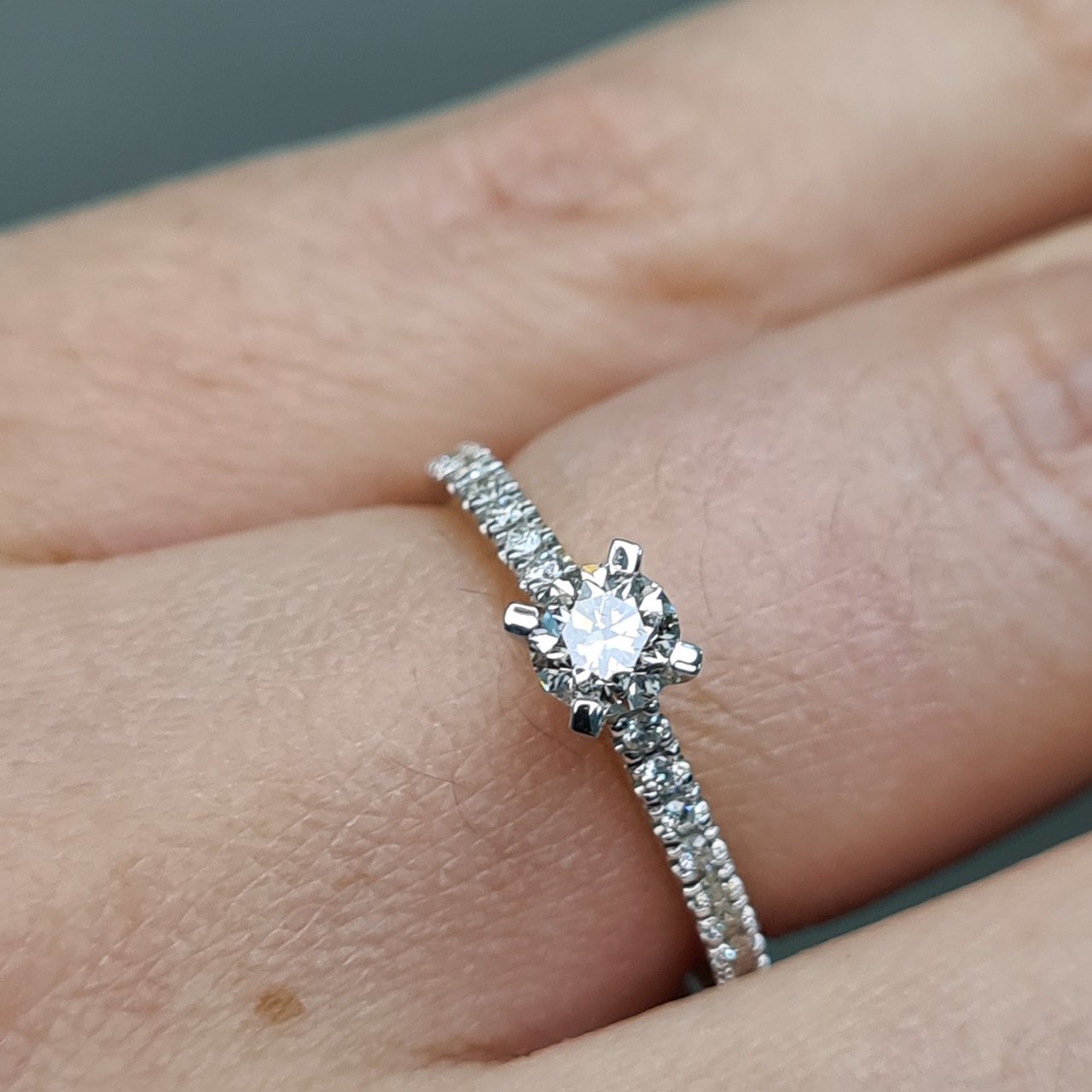 Кольцо Deimantas 96293203 16,5р 2,29гр 0,52ct. купить,NaN