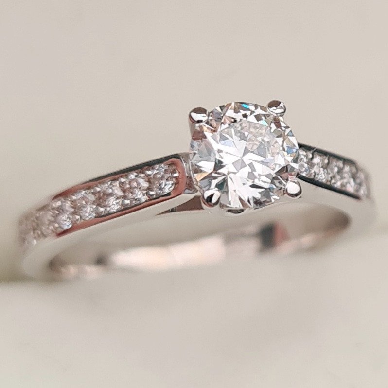 Кольцо Deimantas 85367223 16,5р 2,63гр 0,76ct. купить,NaN