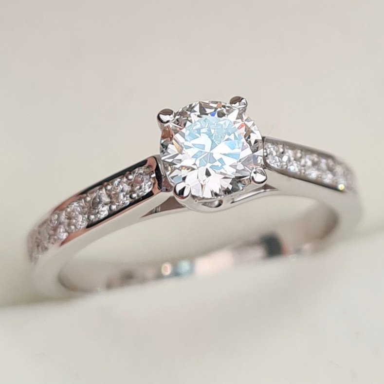 Кольцо Deimantas 85367223 16,5р 2,63гр 0,76ct. купить,NaN