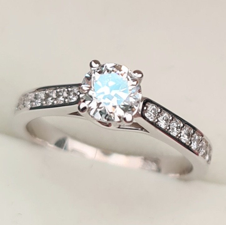 Кольцо Deimantas 85367223 16,5р 2,63гр 0,76ct. купить,NaN