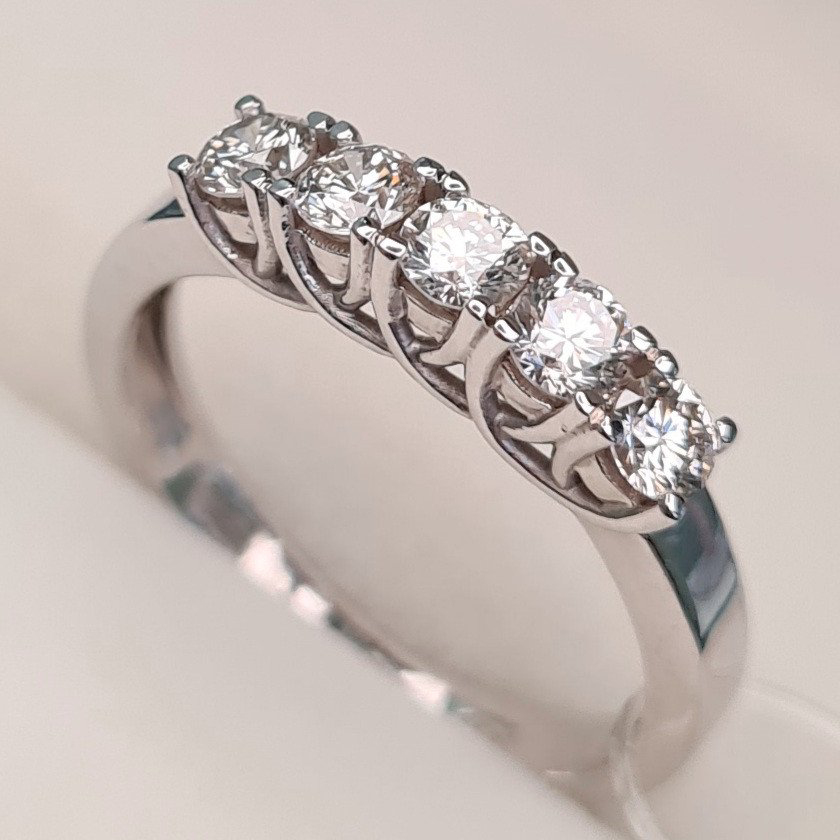Кольцо Deimantas 85385928 16,5р 2,41гр 0,50ct. купить,NaN